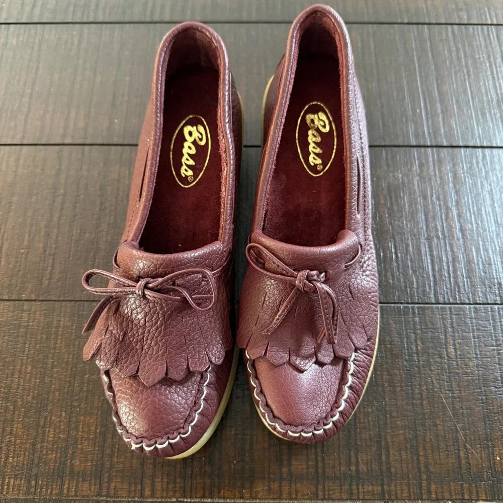 Vtg G.H. Bass Leather Kiltie Loafers 7 Fringe Bow Low Wedge Preppy Dark Academia